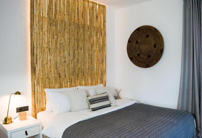 Номер Superior Вид на Бассейн, Kanso Rooms