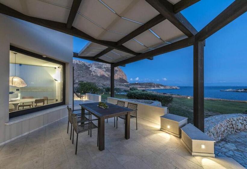 Deluxe Suite Sea View, Villa Pirreca