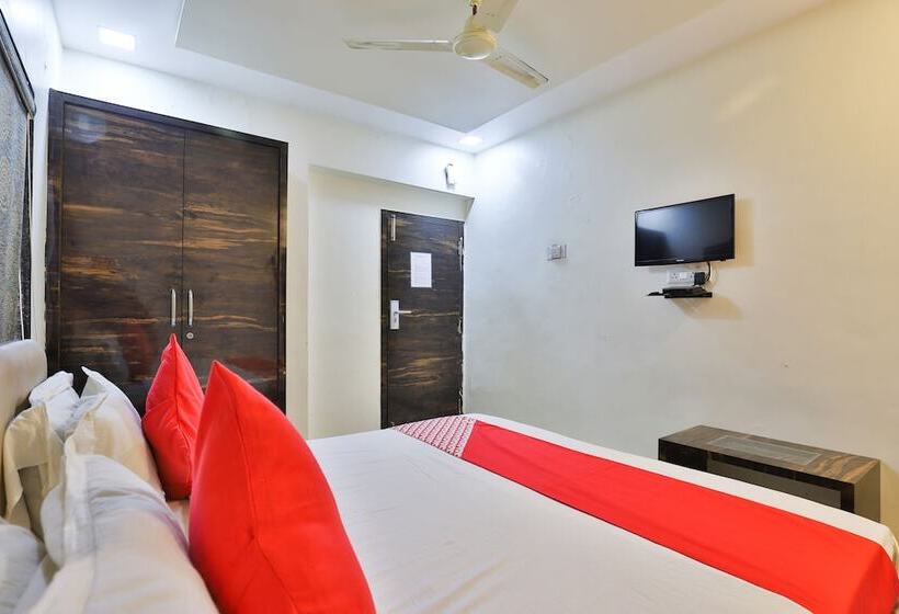 Standard Room, Treebo Trend Dan