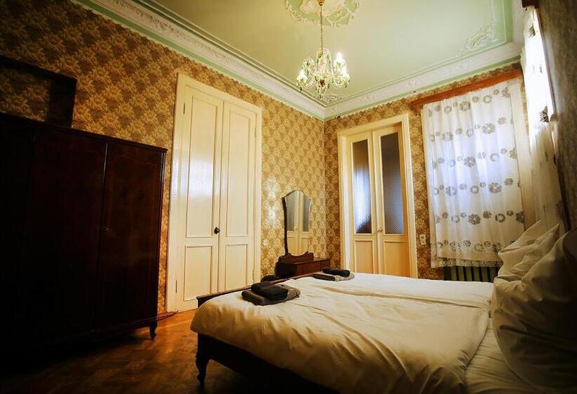 اتاق استاندارد با سرویس بهداشتی مشترک, Guest House Old Kutaisi
