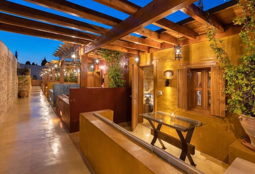 Номер Deluxe, 10gr Boutique Hotel & Wine Bar
