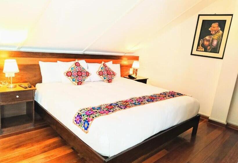 إستوديو قياسى سرير كينج, Posada San Blas