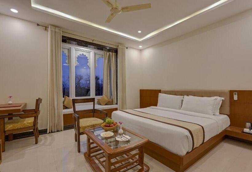 豪华房间, The Everest Hill Resort