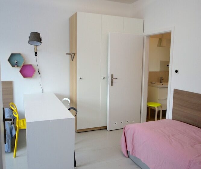 Номер Стандарт Трехместный, Sport Hostel Chodakowska Warszawa