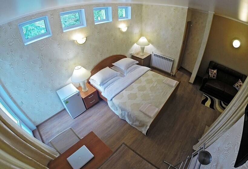 سوییت جونیور با بالکن, Guest House Miya Domodedovo