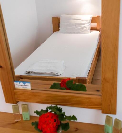 Номер Стандарт, Theologos Place