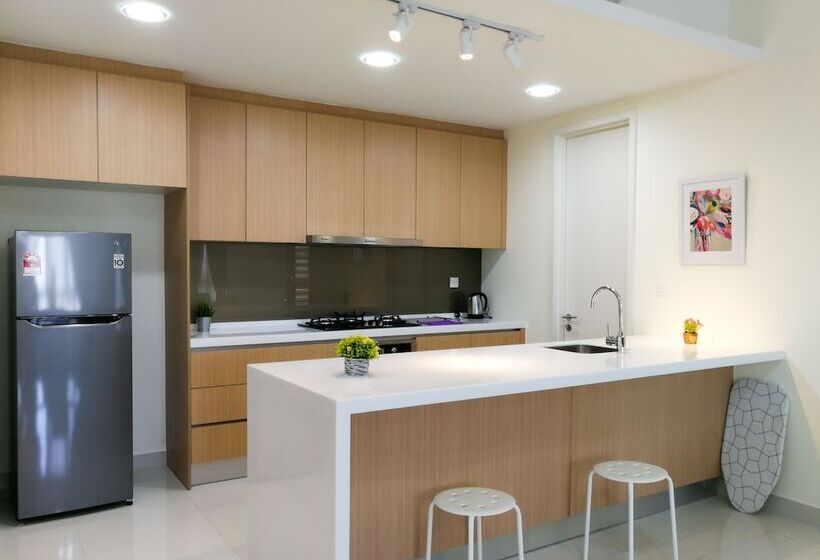 Люкс 3 Спальни, Pandora Homestay Ii