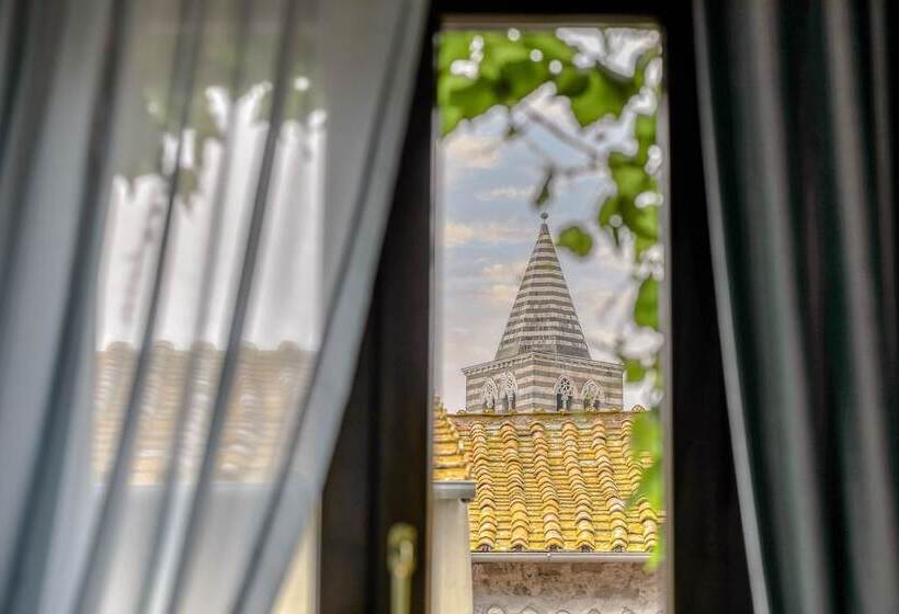 سوییت لوکس, B&b Dei Papi Boutique
