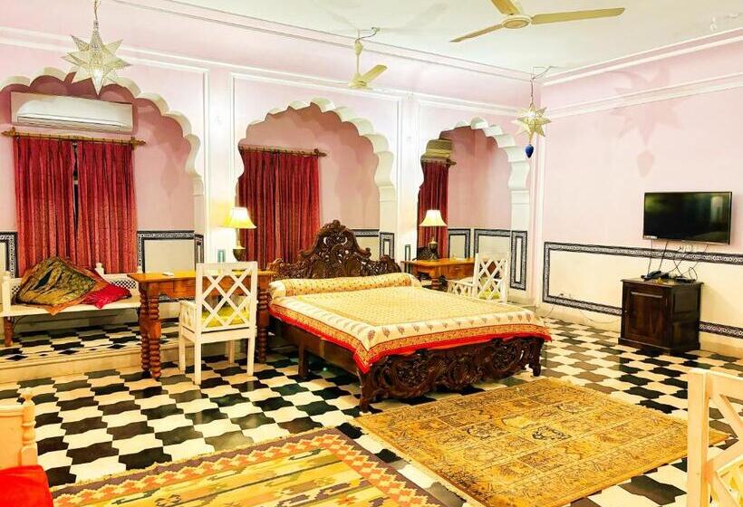 سوییت, Saba Haveli