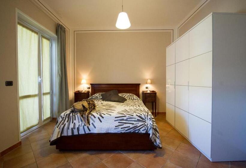 带大床的豪华间, B&b Borgo Cortese