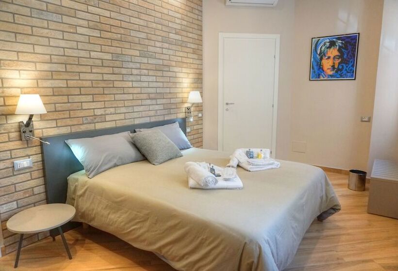 اتاق لوکس, Little Rock Guest House