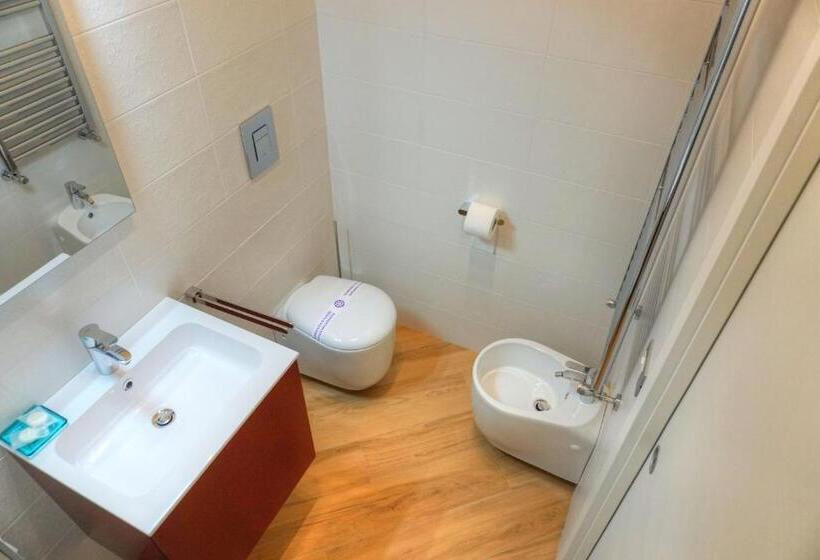 اتاق استاندارد یک نفره, Little Rock Guest House