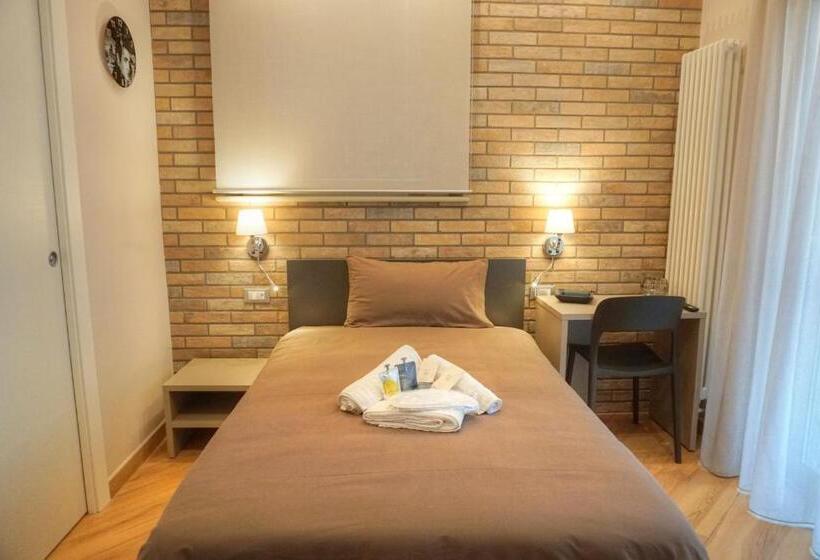 اتاق استاندارد یک نفره, Little Rock Guest House