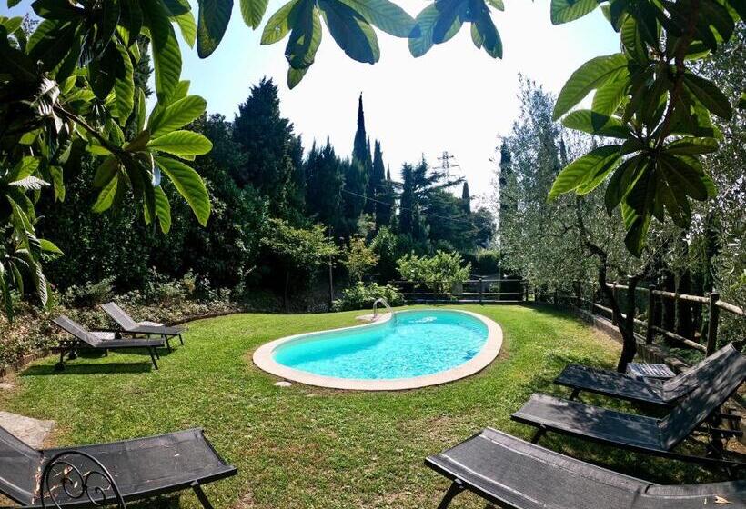 Дом 4 Спальни, Agriturismo Castello Di Vezio