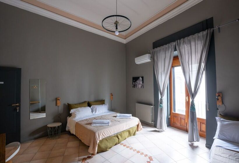 اتاق استاندارد سه نفره, Terrazza Santa Chiara