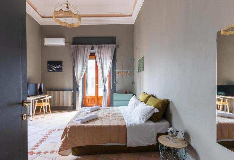 اتاق استاندارد سه نفره, Terrazza Santa Chiara