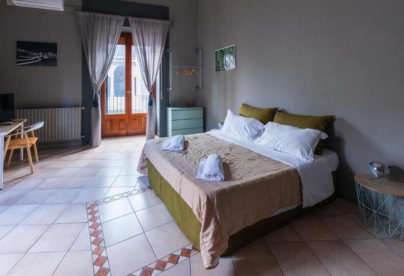 اتاق استاندارد سه نفره, Terrazza Santa Chiara