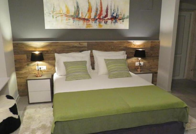 스탠다드 스튜디오, Apartments Giron