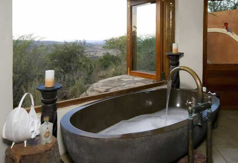 Deluxe люкс с видом, Umzolozolo Private Safari Lodge & Spa