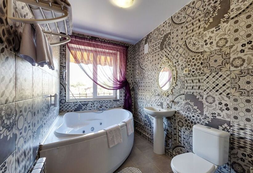 Люкс, Marton Boutique And Spa