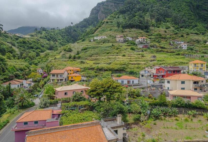 스탠다드 방갈로 정원 전망, Madeira Surf Lodge