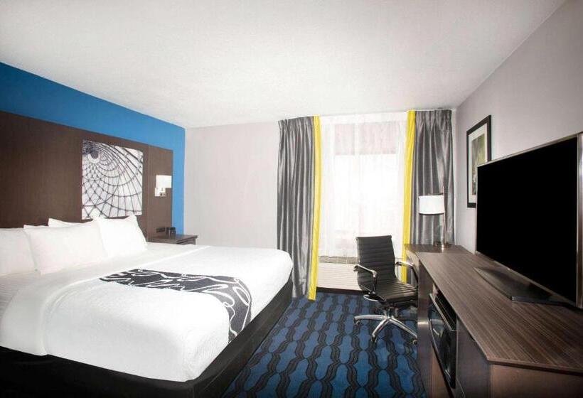 Номер Deluxe Кровать Кинг, La Quinta Inn By Wyndham St. Louis Hazelwood  Airport North