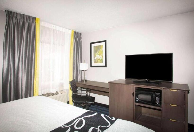 Номер Deluxe Адаптированный для Инвалидов, La Quinta Inn By Wyndham St. Louis Hazelwood  Airport North