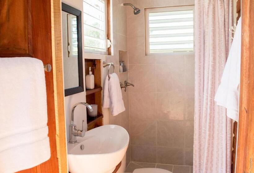 ویلای استاندارد با چشم‌انداز باغ, Horse Cottage