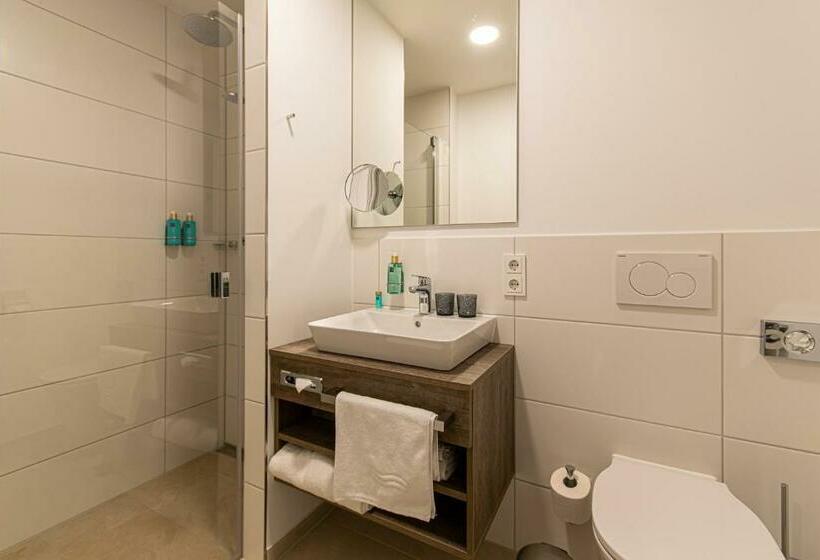 Номер Стандарт Индивидуальный с Балконом, Aiden By Best Western Biberach