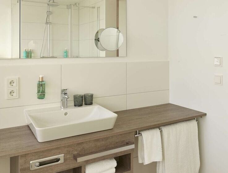Номер Комфорт, Aiden By Best Western Biberach