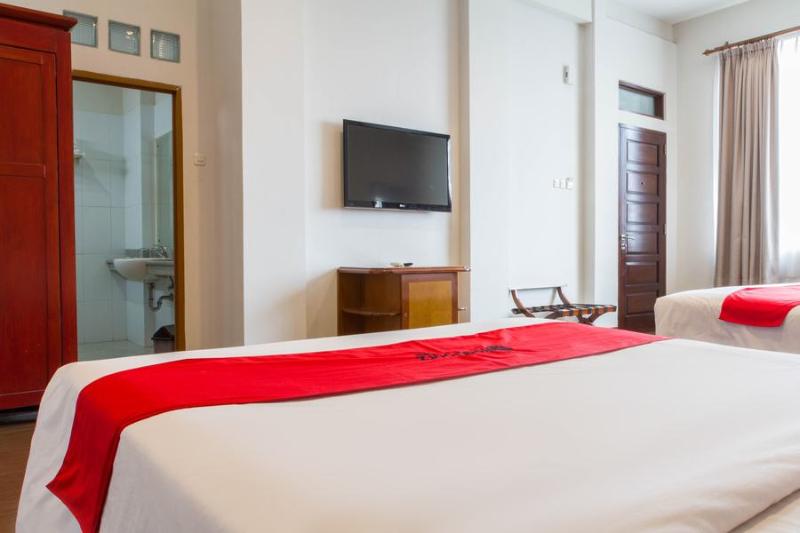 Семейный Номер, Reddoorz Near Simpang Dago 2