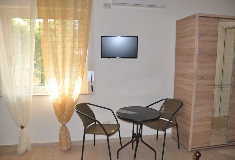 اتاق استاندارد چهار تخته, Villa Rahal