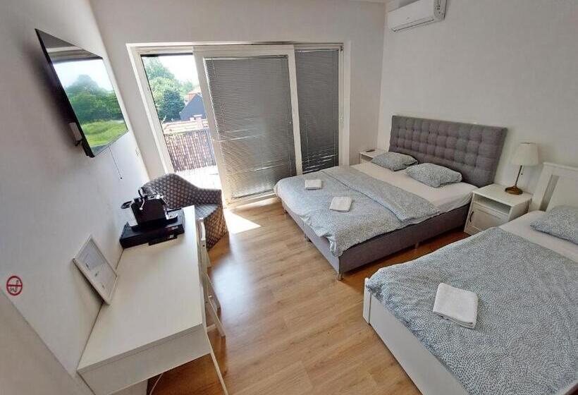 Standard Triple Room with Terrace, Deluxe Tivoli Suites