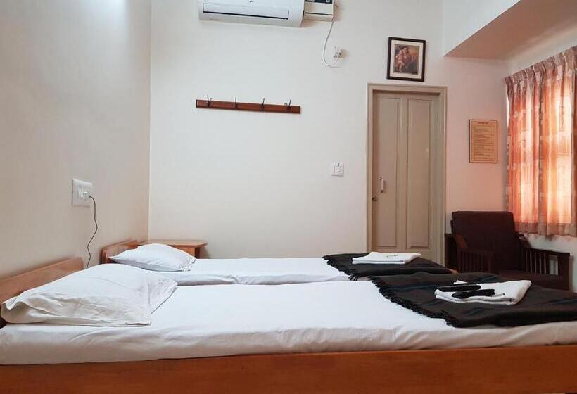 غرفة عائلية, Sri Kumara Lodge