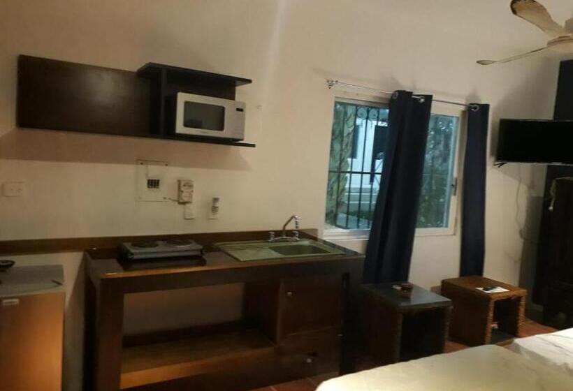 استودیوی لوکس, Bea Rooms And Studios
