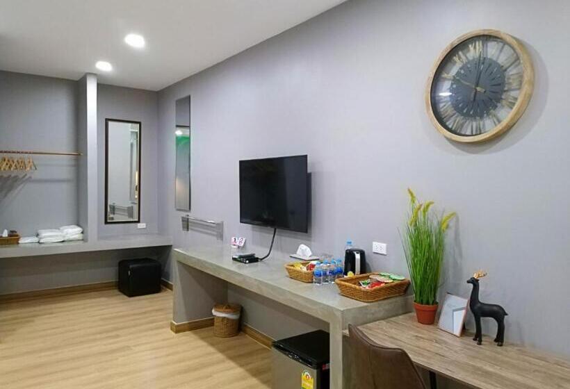 Номер Deluxe Кровать Кинг, Sawasdee​ Buriram​ Resort