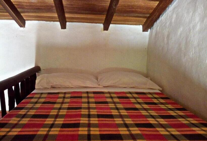 Хижина, El Refugio Hostel Curití