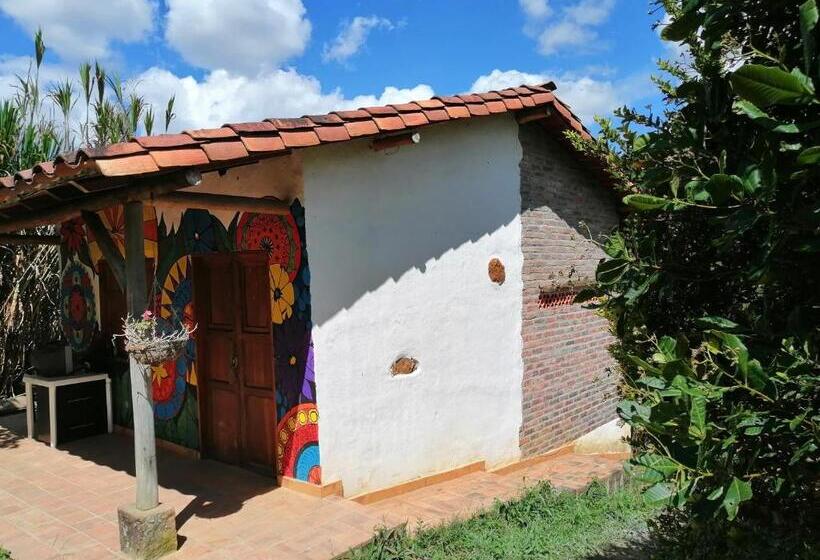 Хижина, El Refugio Hostel Curití