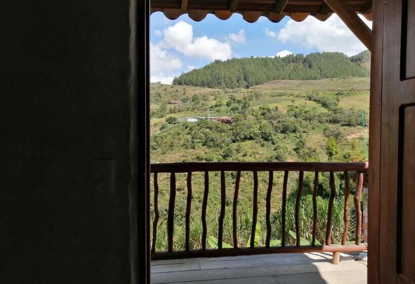 Хижина, El Refugio Hostel Curití