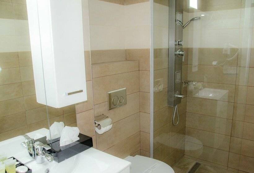 سوئیت سینیور, Miramare Residence Apart