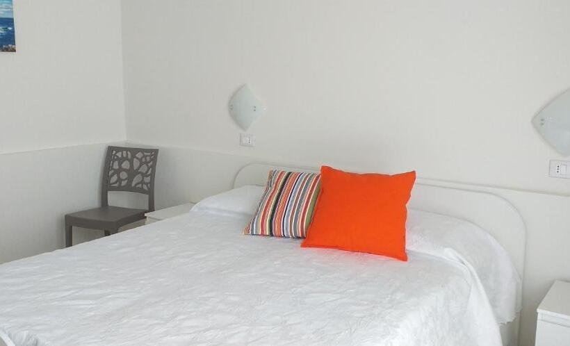 غرفة عائلية, Il Galeone