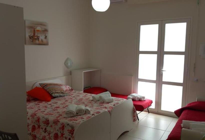 غرفة عائلية, Il Galeone