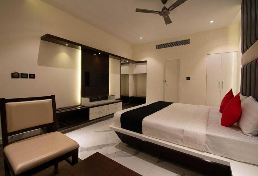 豪华三人间, Collection O Hotel Royal Benza