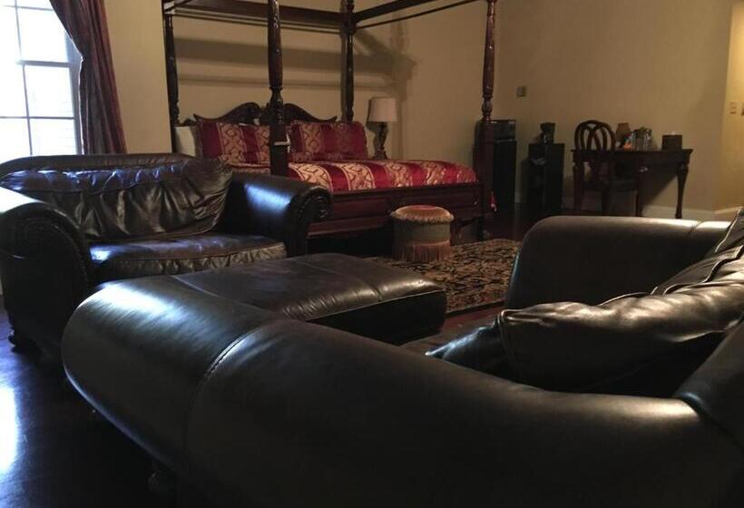 Люкс Кровать Кинг, Colts Neck Inn