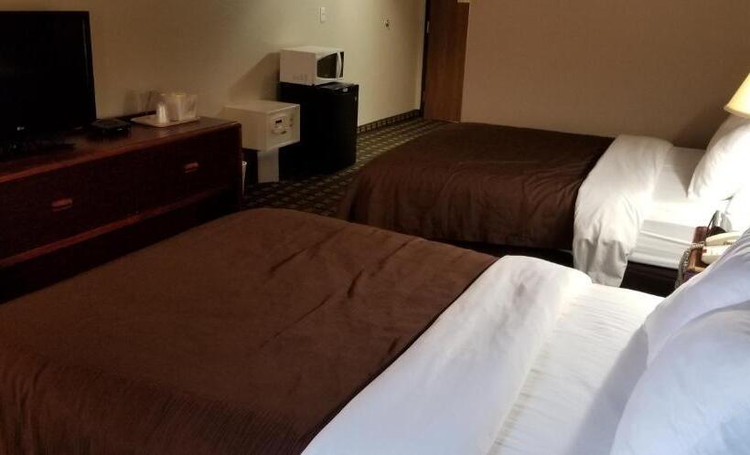 Номер Deluxe, Fairbridge Inn & Suites Batavia  Darien Amusement Park