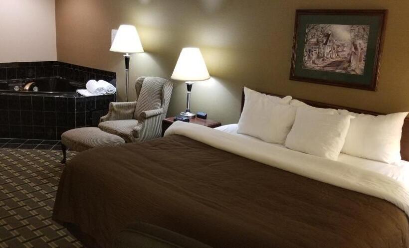 Люкс Кровать Кинг, Fairbridge Inn & Suites Batavia  Darien Amusement Park
