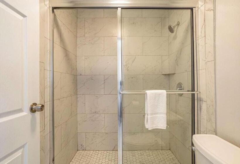 스위트, Baymont By Wyndham Montgomery Al