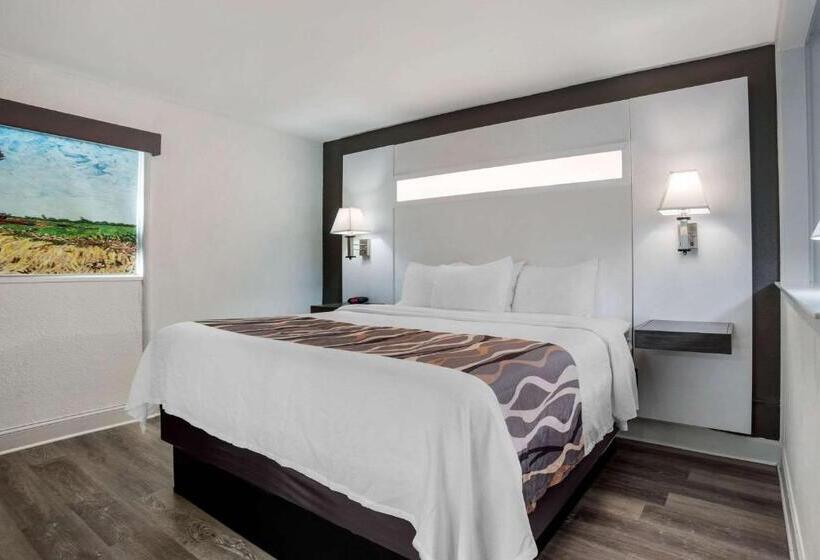 스위트 킹사이즈 침대, Baymont By Wyndham Montgomery Al