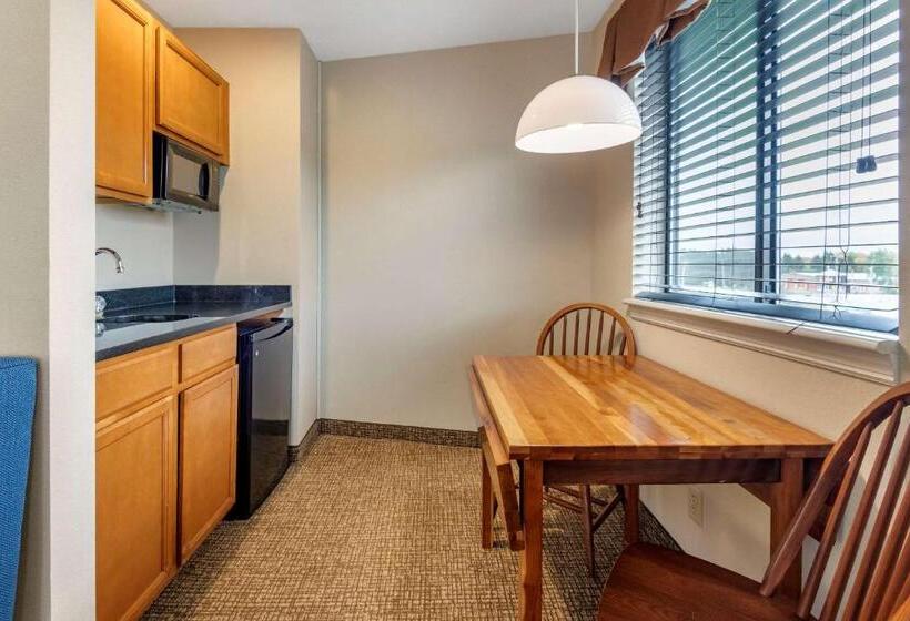 Люкс Кровать Кинг, Comfort Inn & Suites Montpelierberlin