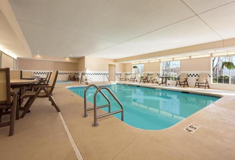 Люкс Кровать Кинг, Country Inn & Suites By Radisson, Clinton, Ia